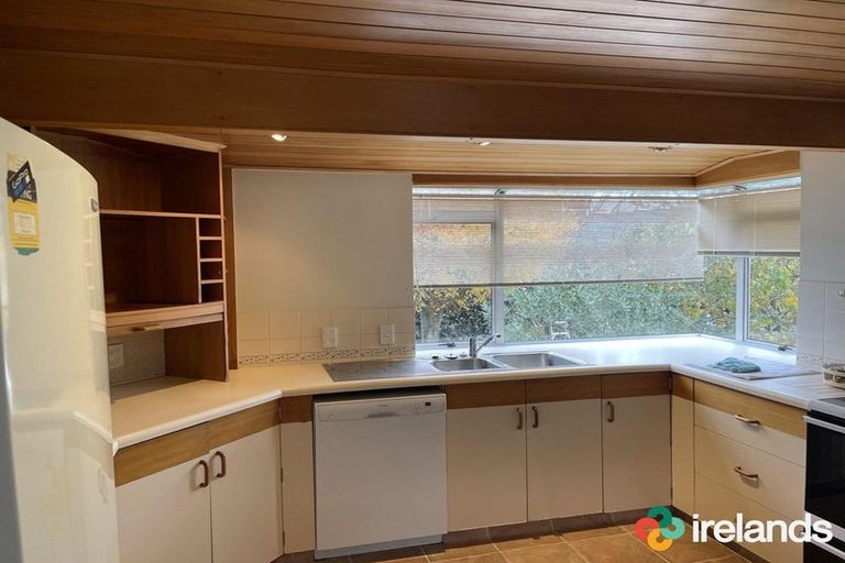 Photo of property in 17 Highfield Place, Avonhead, Christchurch, 8042