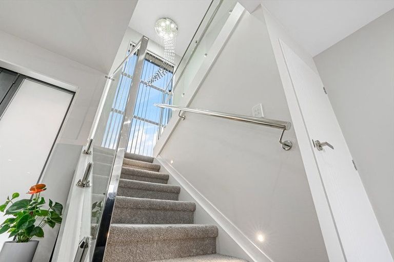 Photo of property in 4 Tawapou Close, Massey, Auckland, 0614