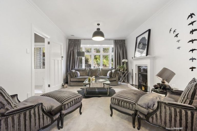 Photo of property in 12 Trelissick Crescent, Ngaio, Wellington, 6035