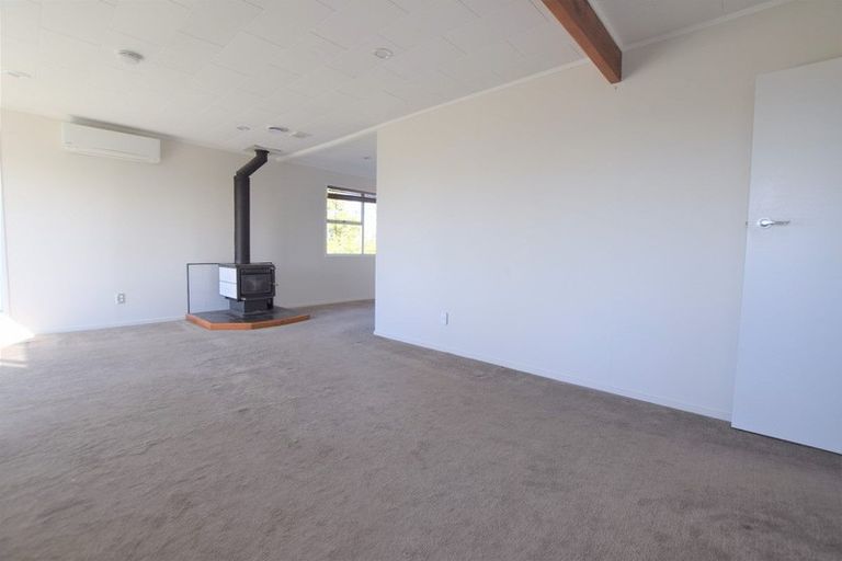 Photo of property in 23 Fitzwater Place, Henderson, Auckland, 0612