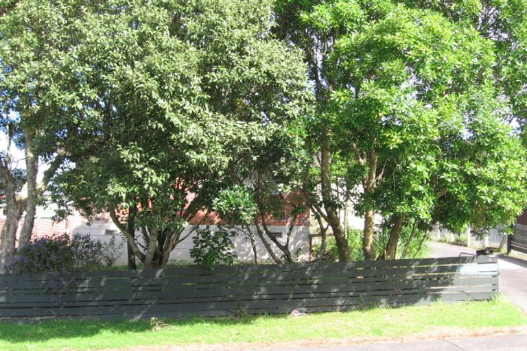 Photo of property in 5 Libra Street, Glen Eden, Auckland, 0602