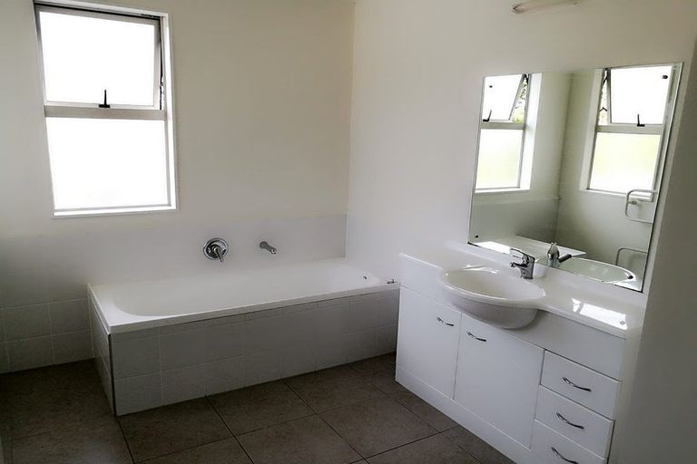 Photo of property in 17a James Road, Manurewa, Auckland, 2102