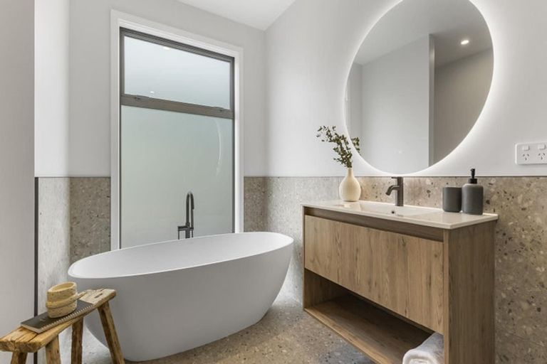 Photo of property in 26 Mcindoe Road, Kumeu, 0810