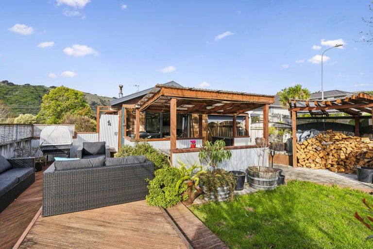 Photo of property in 5 Lambert Way, Paraparaumu, 5032