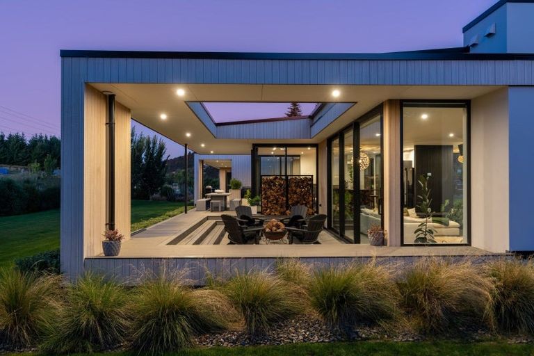 Photo of property in 1 Mcrae Rise, Wanaka, 9305