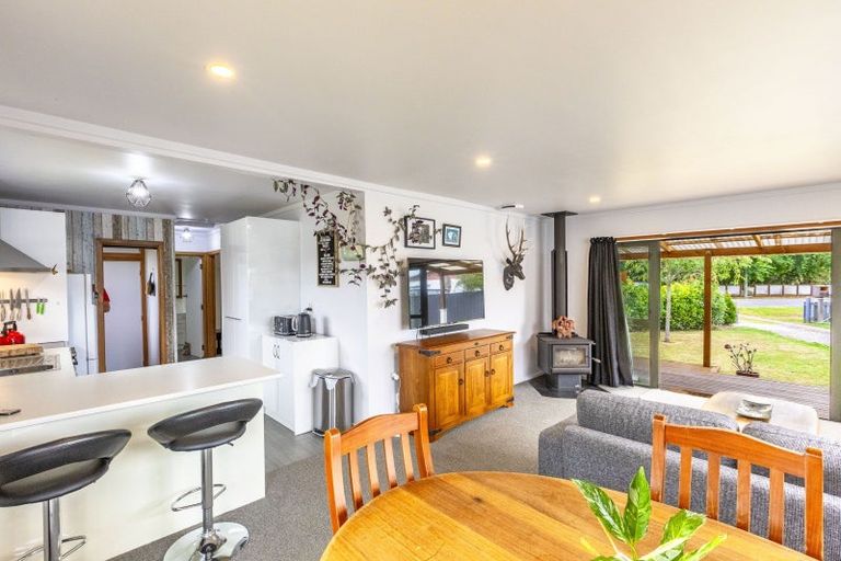 Photo of property in 37 Rochfort Street, Otane, 4202