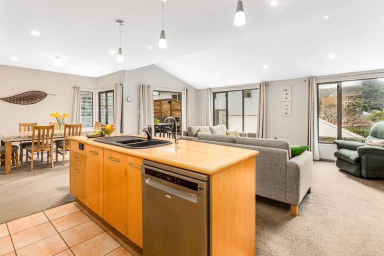 Photo of property in 16 Calcutta Street, Khandallah, Wellington, 6035