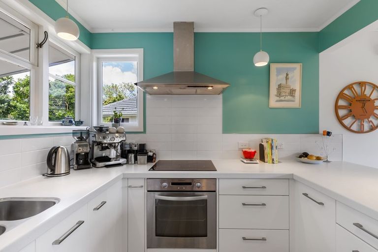 Photo of property in 41 Brandon Road, Glen Eden, Auckland, 0602
