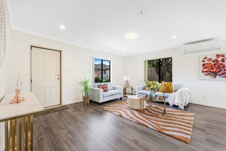 Photo of property in 12 Cade Place, Weymouth, Auckland, 2103