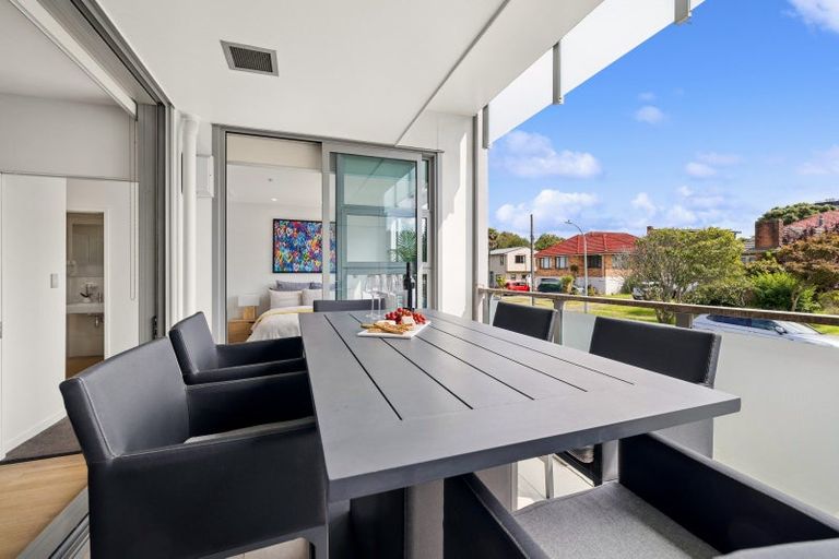 Photo of property in Maison Apartments, 107/16 Huron Street, Takapuna, Auckland, 0622