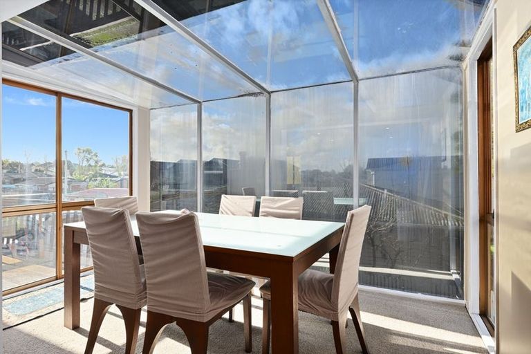 Photo of property in 4 Roberts Road, Te Atatu South, Auckland, 0610