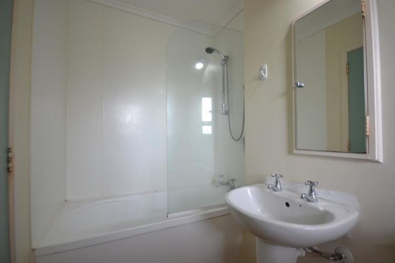 Photo of property in 52u4 Russell Terrace, Berhampore, Wellington, 6023