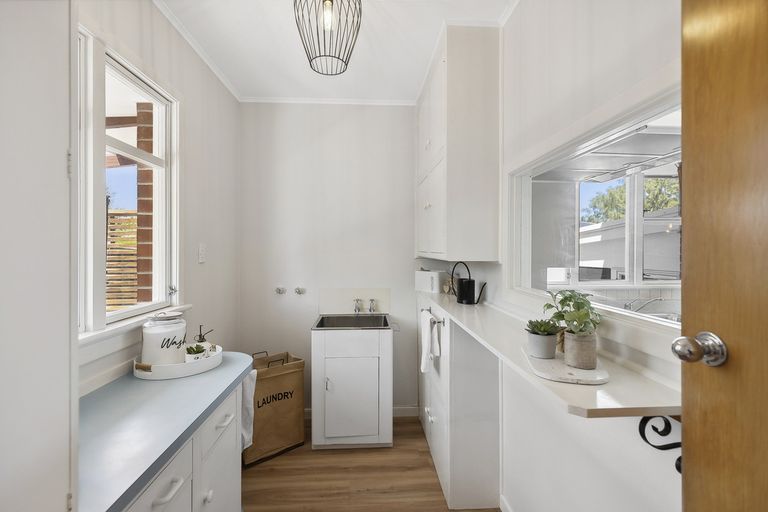 Photo of property in 102 Sunderland Street, Clyde, 9330