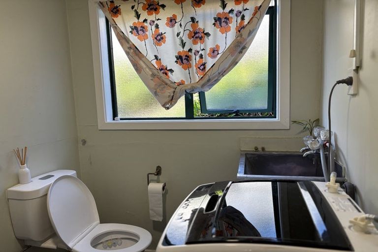 Photo of property in 3 Anzia Way, Johnsonville, Wellington, 6037