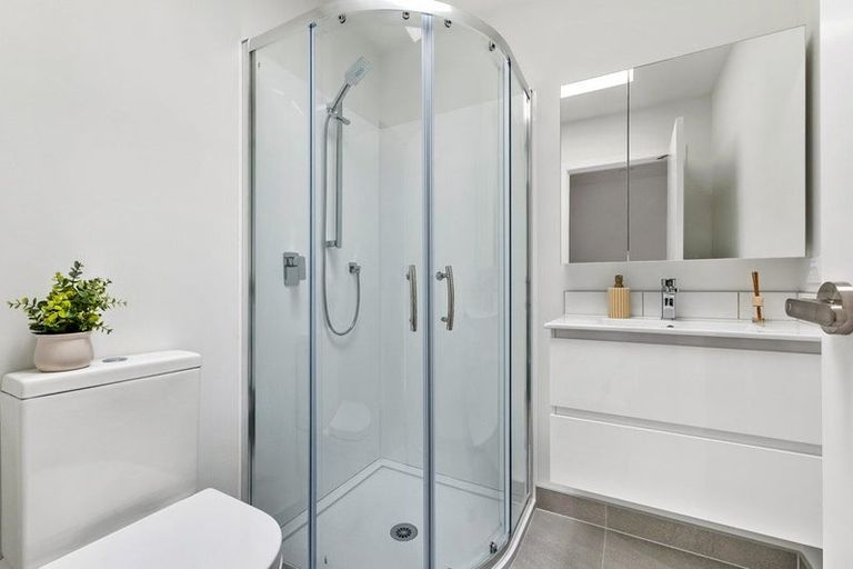 Photo of property in 19 Meg Lane, Glen Eden, Auckland, 0602