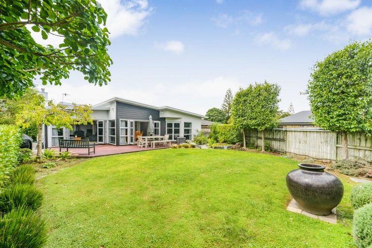 Photo of property in 19 Karina Terrace, Roslyn, Palmerston North, 4414