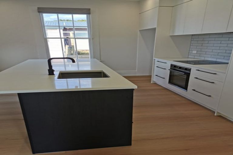 Photo of property in 141 Colwill Road, Massey, Auckland, 0614