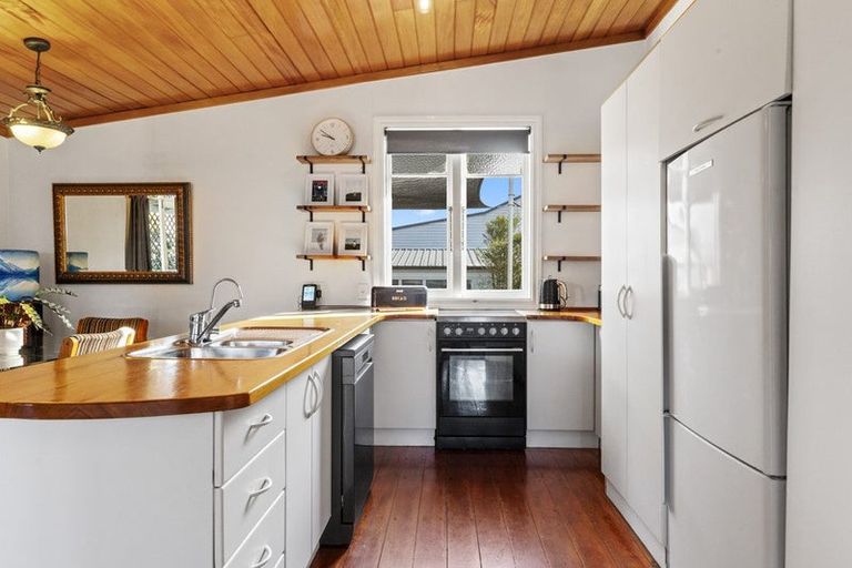 Photo of property in 49c Martyn Street, Waiuku, 2123