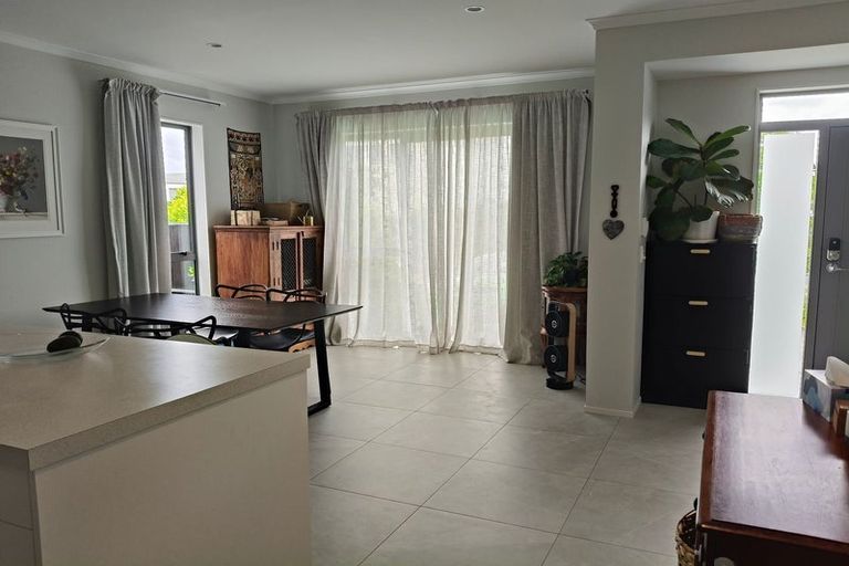 Photo of property in 14 Ringa Matau Road, Hobsonville, Auckland, 0616