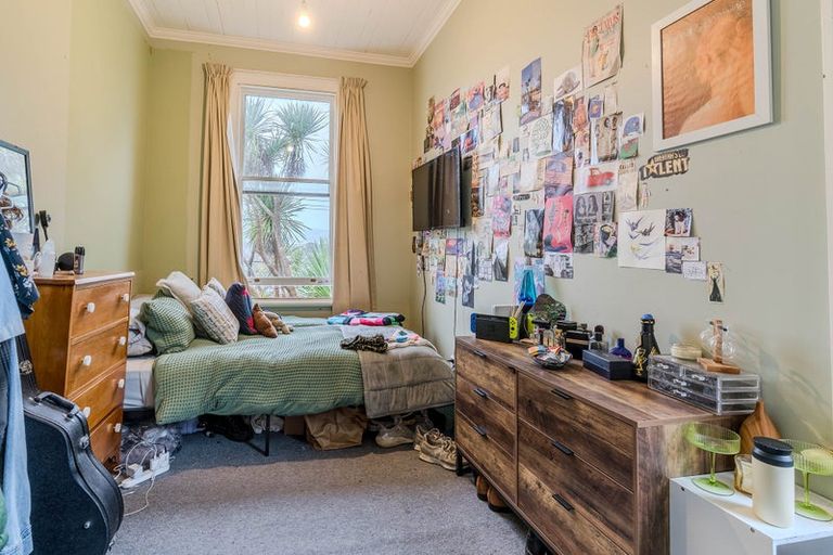 Photo of property in 100 Queen Street, North Dunedin, Dunedin, 9016