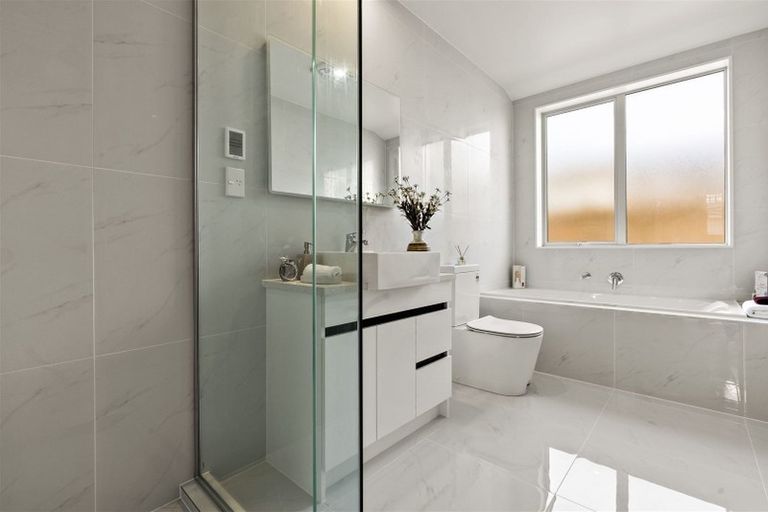 Photo of property in 17 Leatherwood Road, Takanini, 2110