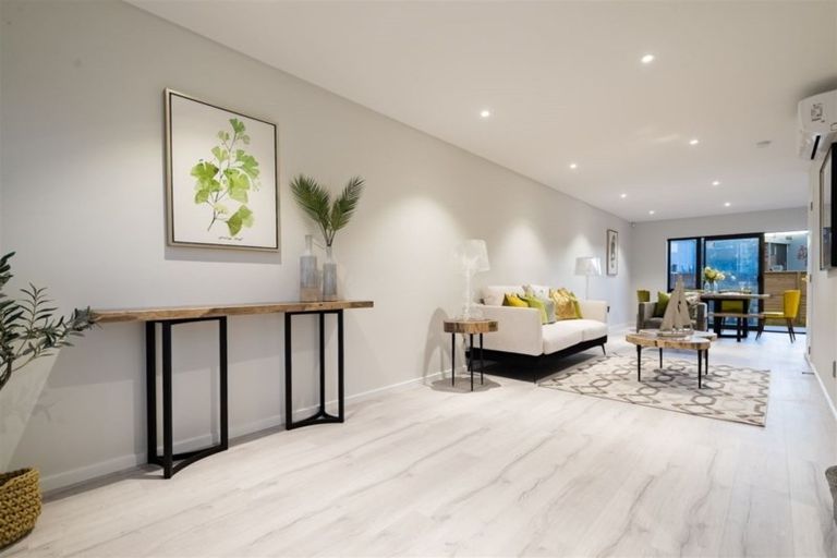 Photo of property in 46 Bordeaux Parade, Te Atatu South, Auckland, 0610