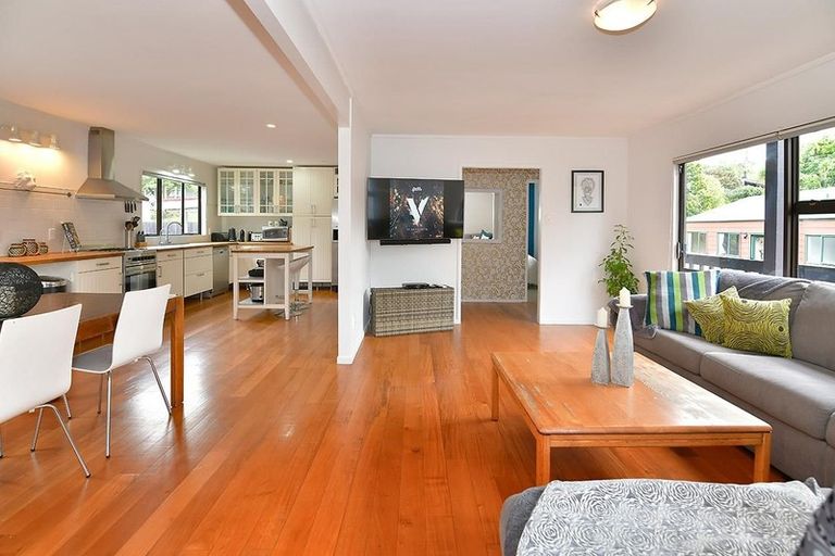 Photo of property in 3/427 Don Buck Road, Massey, Auckland, 0614
