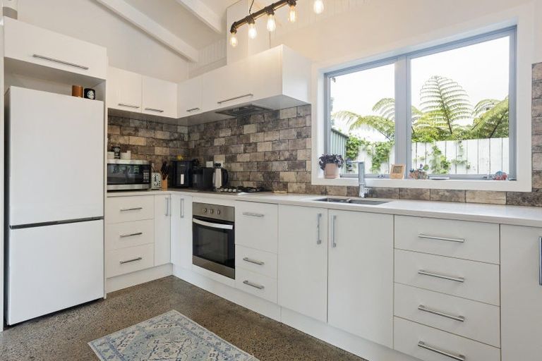 Photo of property in 2b Roach Street, Maeroa, Hamilton, 3200
