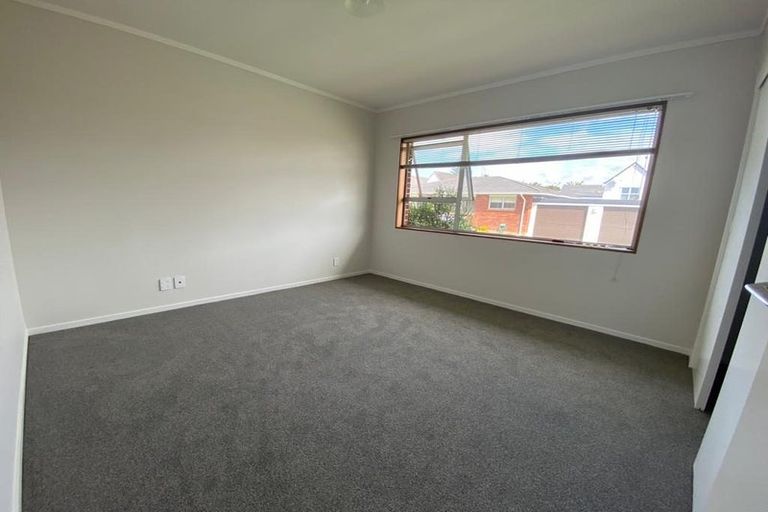 Photo of property in 11/81 Shakespeare Road, Milford, Auckland, 0620
