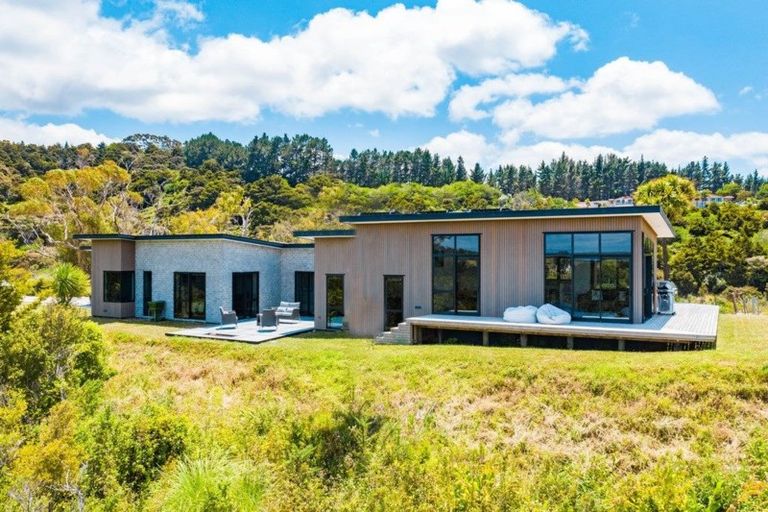 Photo of property in 817 Whangarei Heads Road, Parua Bay, Whangarei, 0174