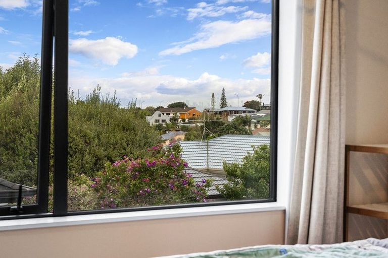 Photo of property in 11 Matisse Drive, West Harbour, Auckland, 0618