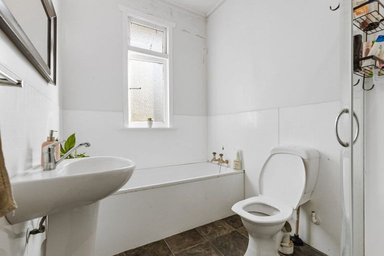 Photo of property in 111a Featherston Street, Takaro, Palmerston North, 4412