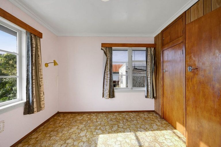 Photo of property in 28 Cambridge Street, Patea, 4520