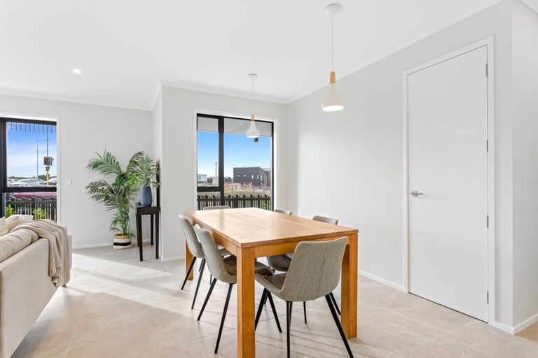 Photo of property in 1/2 Te Rito Road, Hobsonville, Auckland, 0616