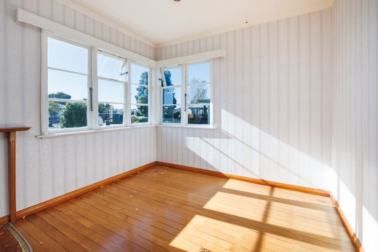 Photo of property in 14 Belvedere Crescent, Takaro, Palmerston North, 4412