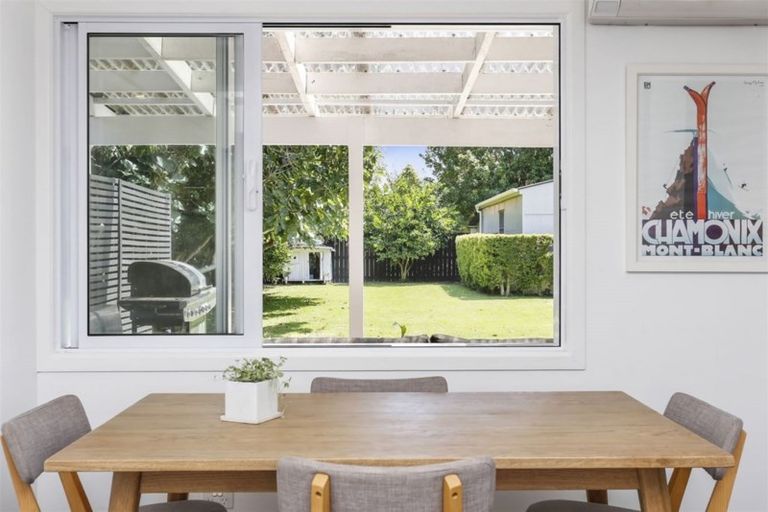 Photo of property in 53 Beach Road, Te Atatu Peninsula, Auckland, 0610