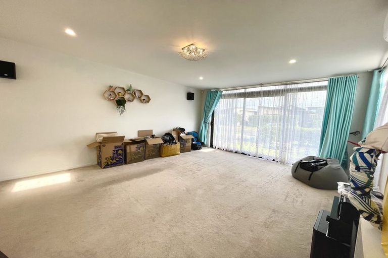 Photo of property in 23 Liberation Road, Papakura, 2110