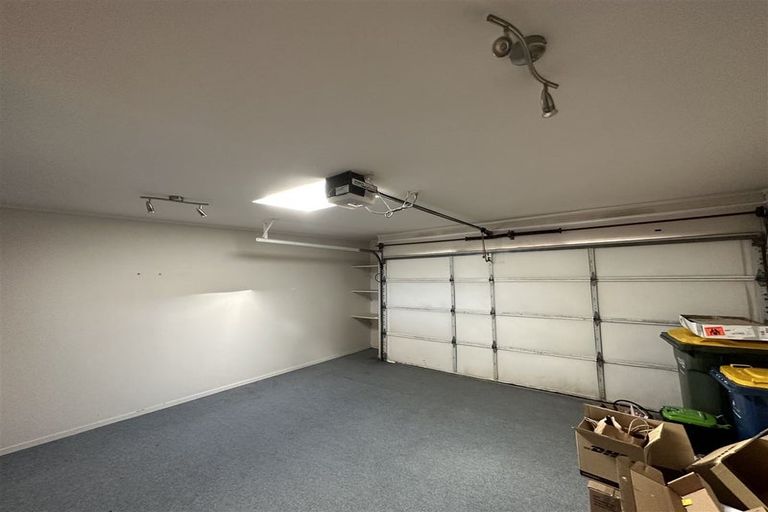 Photo of property in 23 Bernleigh Terrace, West Harbour, Auckland, 0618