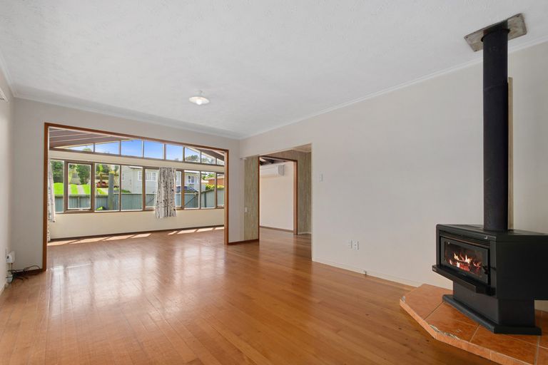 Photo of property in 8 Helleur Road, Massey, Auckland, 0614