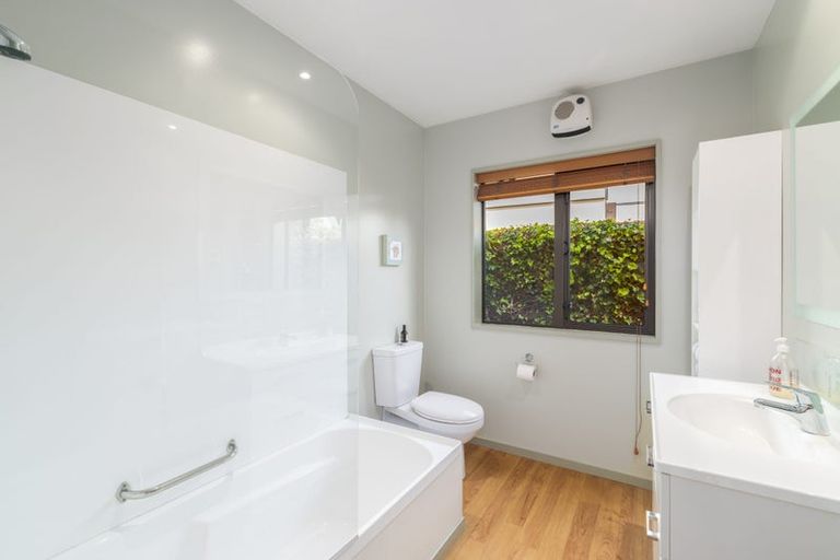 Photo of property in 33 Mcdougall Avenue, St Albans, Christchurch, 8014