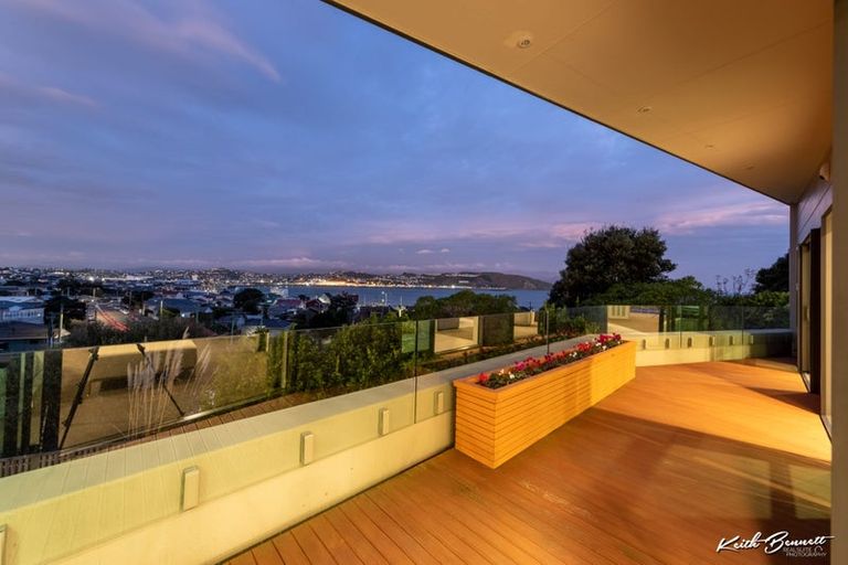 Photo of property in 216b Sutherland Road, Lyall Bay, Wellington, 6022