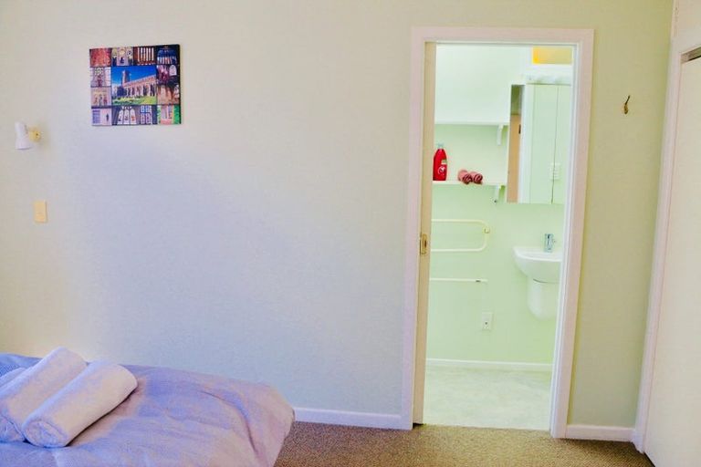 Photo of property in 211 The Parade, Island Bay, Wellington, 6023