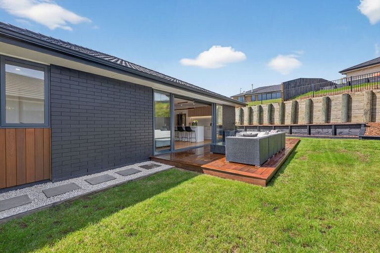 Photo of property in 4 Porokaiwhiri Avenue, Helensville, 0800