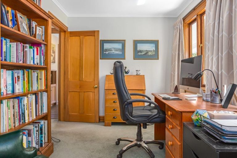 Photo of property in 28 Observatory Close, Whitby, Porirua, 5024