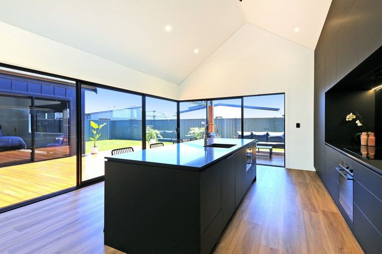 Photo of property in 27 Gee Place, Taradale, Napier, 4112