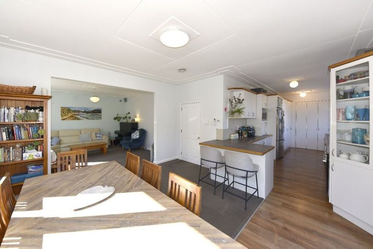 Photo of property in 74 Marine Parade, North New Brighton, Christchurch, 8083