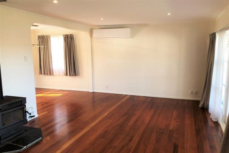 Photo of property in 29 Kayes Road, Pukekohe, 2120