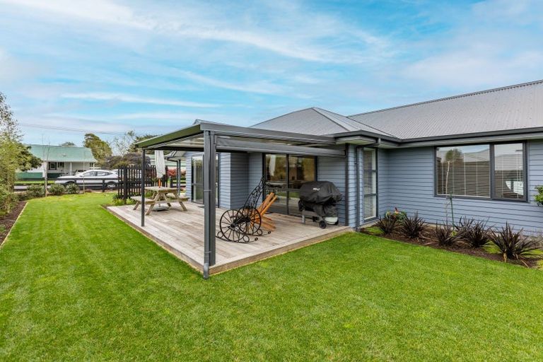 Photo of property in 20 Dee Street, Otane, 4202