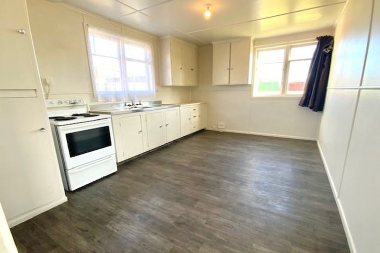 Photo of property in 16 Crathie Crescent, Tokoroa, 3420