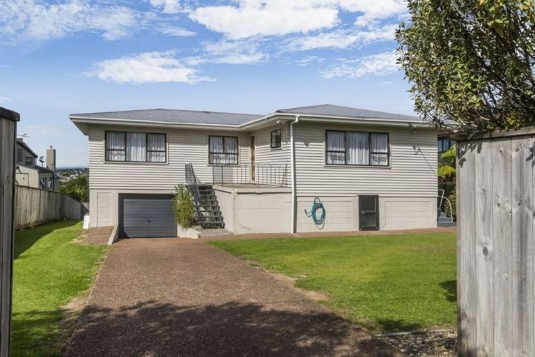 Photo of property in 34 Knights Road, Rothesay Bay, Auckland, 0630